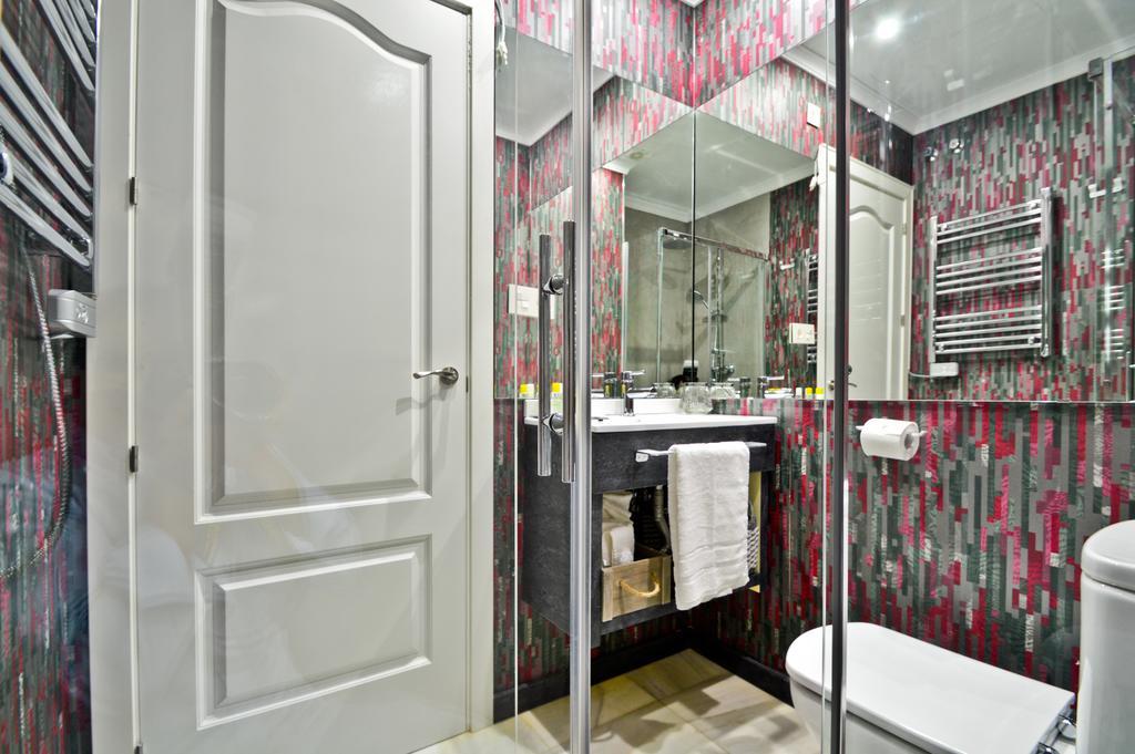 The Zentral Arenal Suites Sevilla Exterior foto